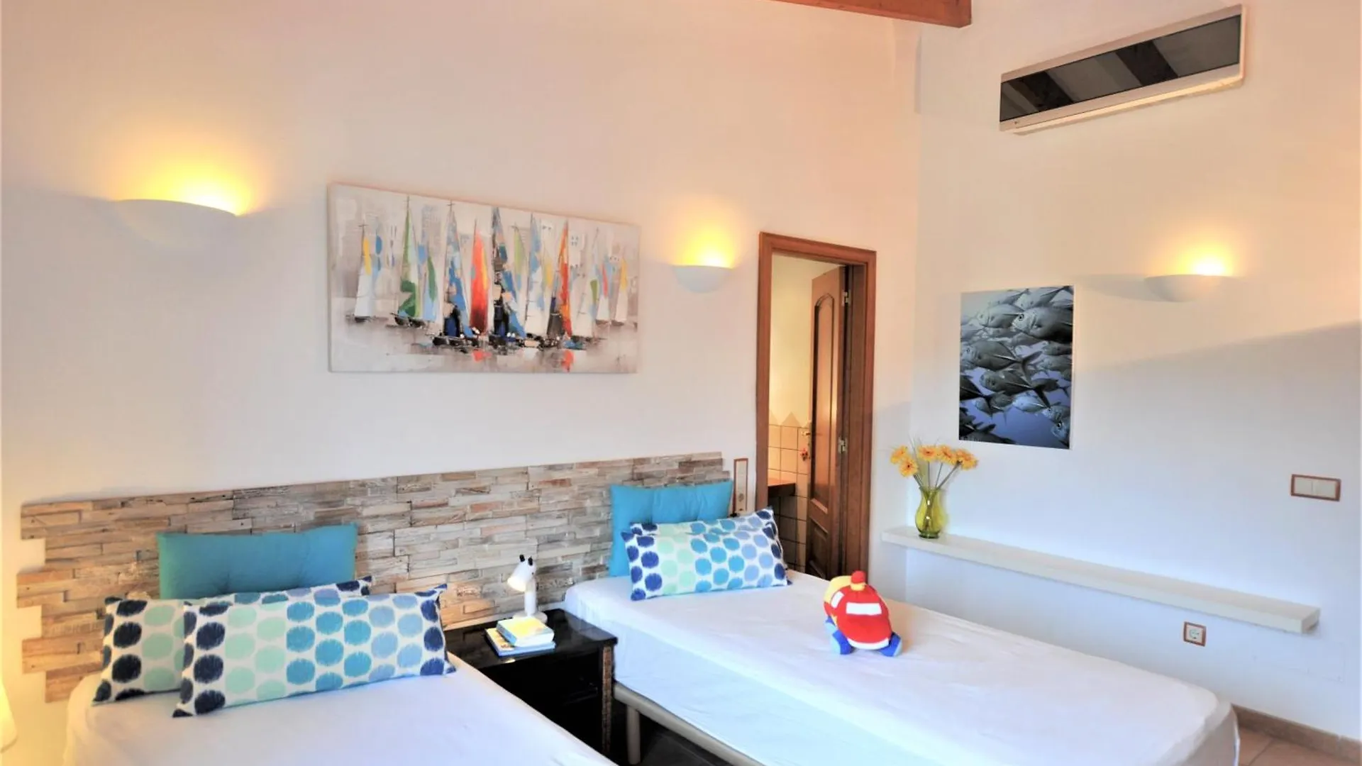 Holiday home Traditionelles Ferienhaus mit Pool und Carport Sa Pobla